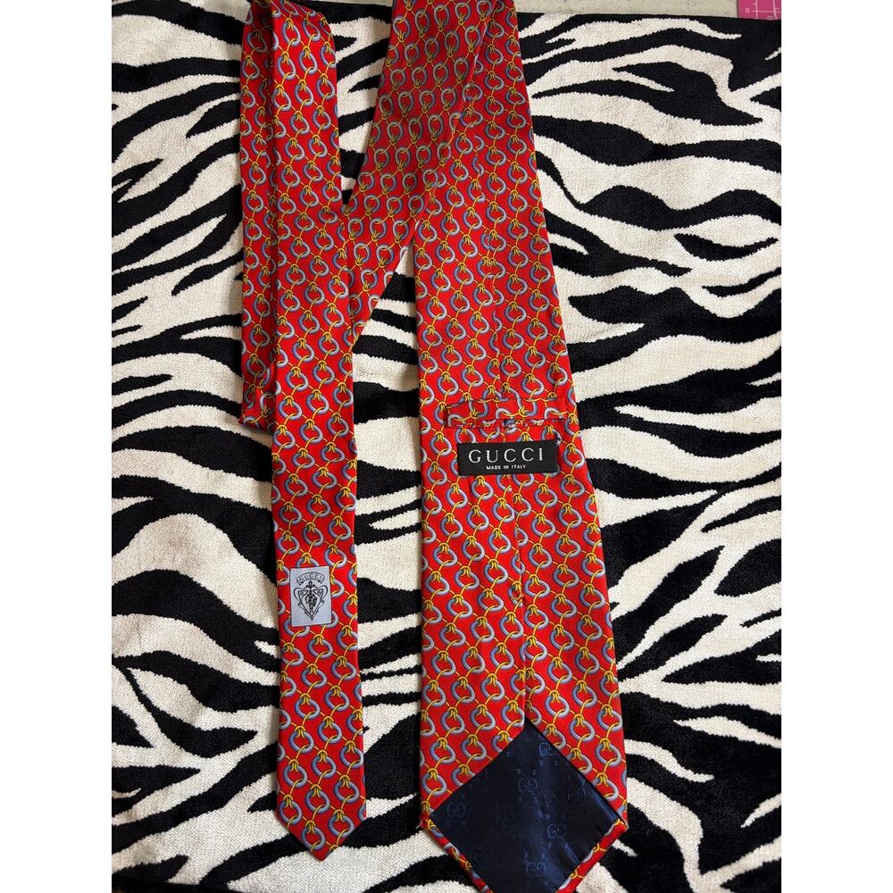 Vintage Gucci 100% Silk Tie Red Blue Gold Chain Equestrian Print Made in Italy - Picture 3 of 8